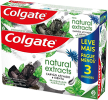 Colgate Creme Dental Vegano Natural Extracts Carvão E Menta, Dentes Mais Brancos, Sem Gluten, Com Flúor, 90g – 3 Unidades
